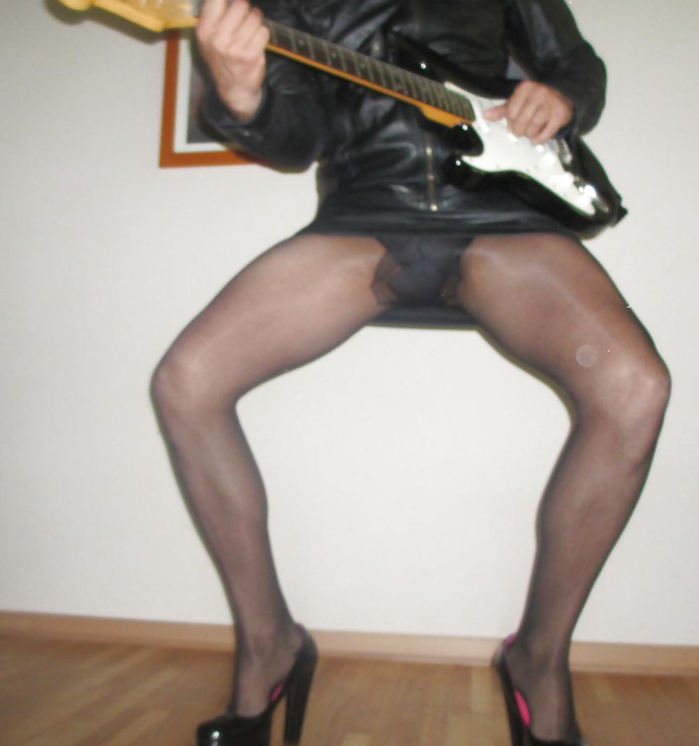 25P Wet stockings, leather, cum and high heels
