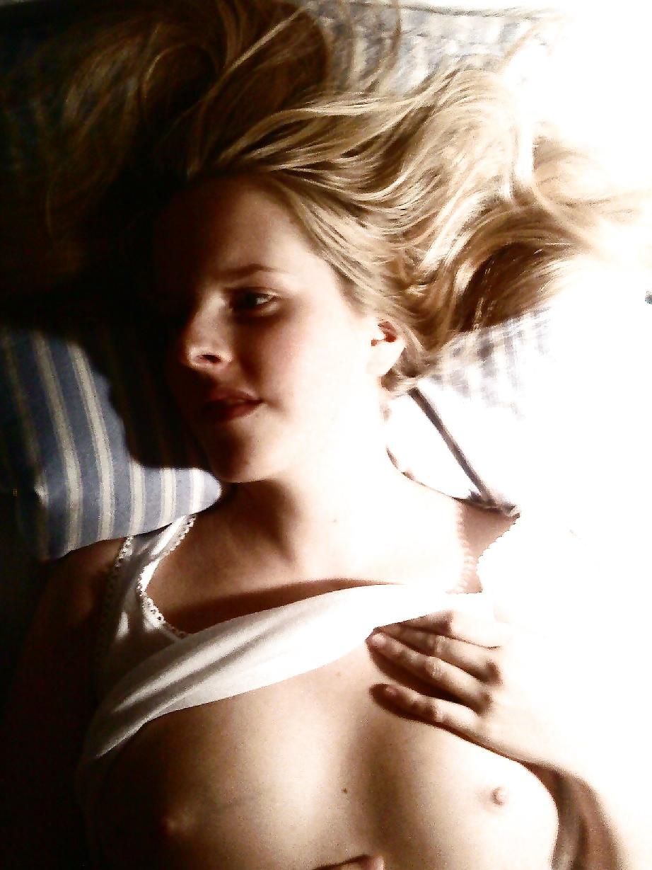 25P Sexy Curvy Blonde College Girl