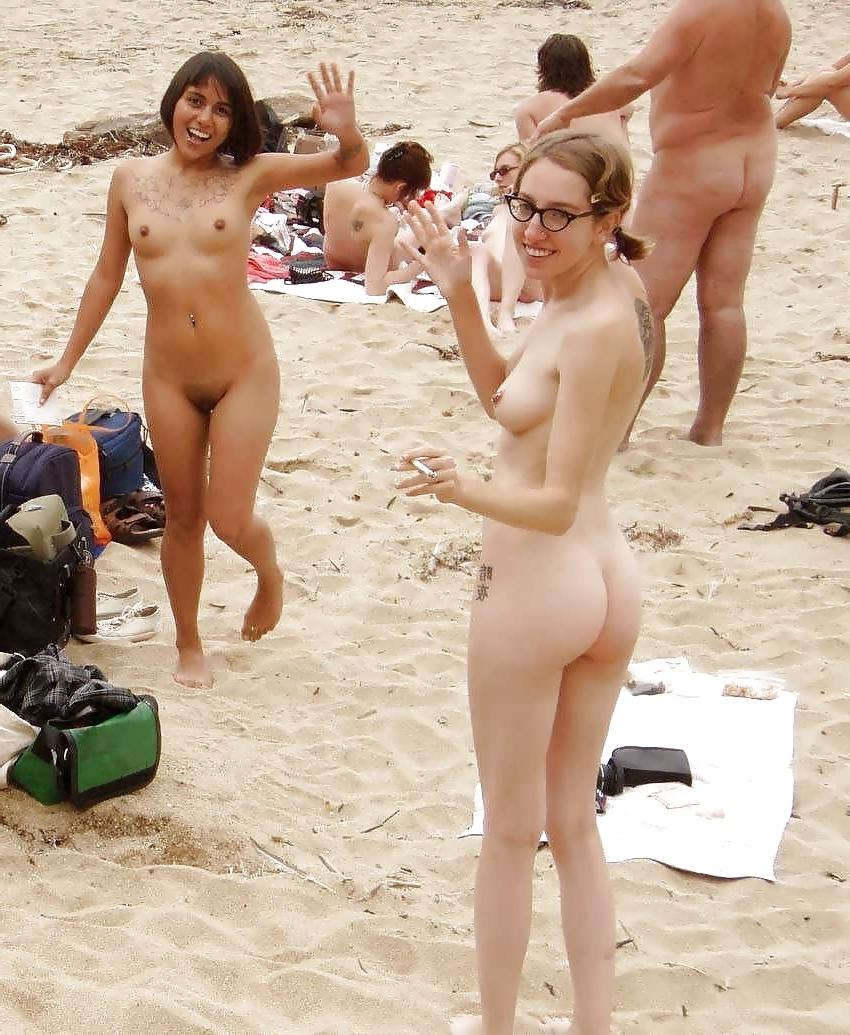 25P Cute Beach Teens