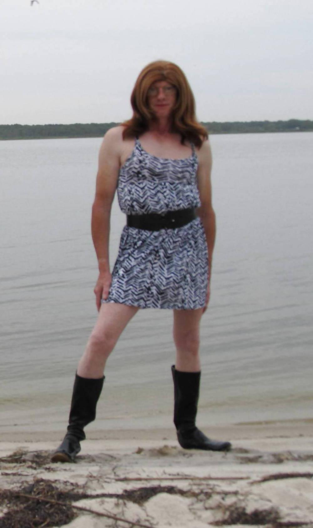 25P DEBBIE HEART AT THE BEACH