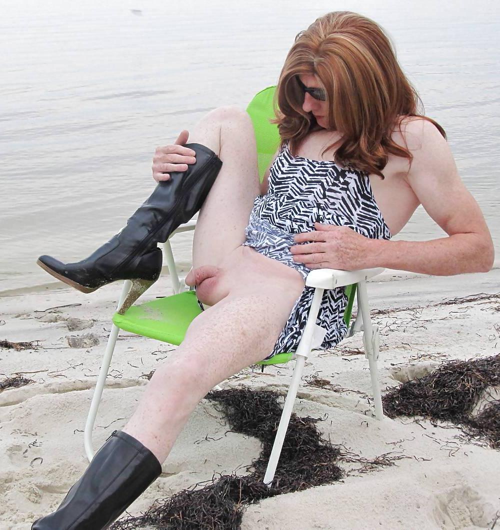 25P DEBBIE HEART AT THE BEACH