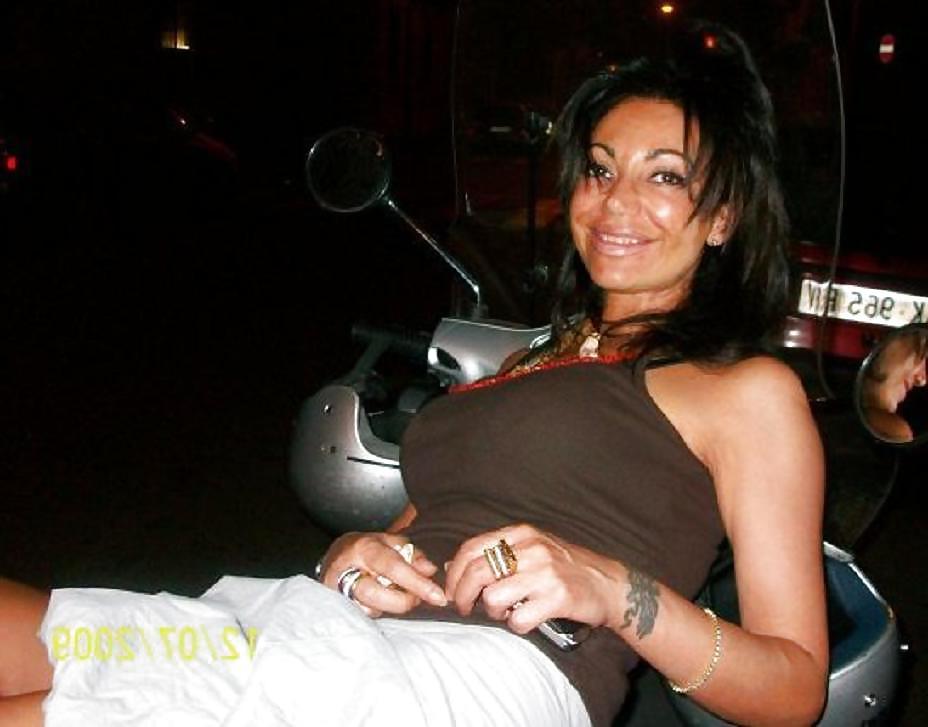 11P Italian milf: beatrice