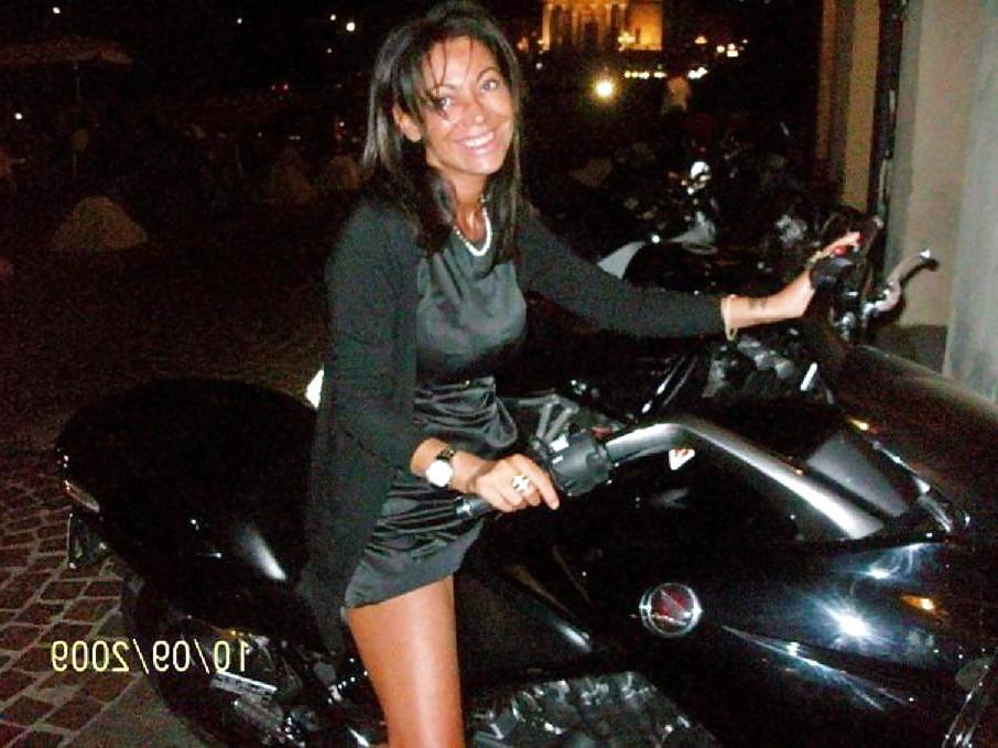 11P Italian milf: beatrice