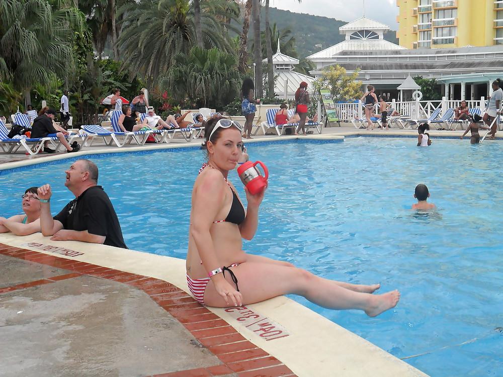 5P Slutty Shagable Scottish UK MILF Wife