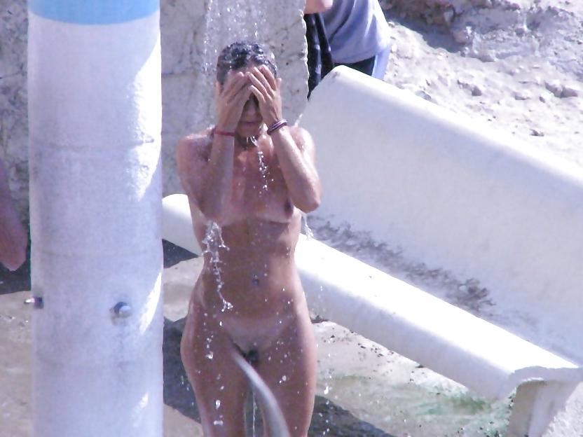 25P Nudist Beach Fun