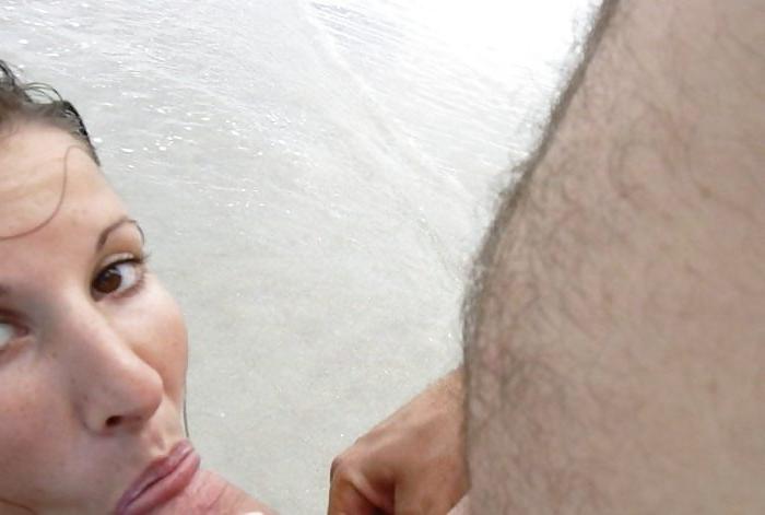 25P Beach Blowjob & fuck