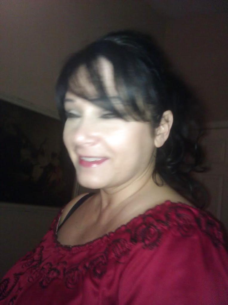 20P Big Breasted Mature Woman