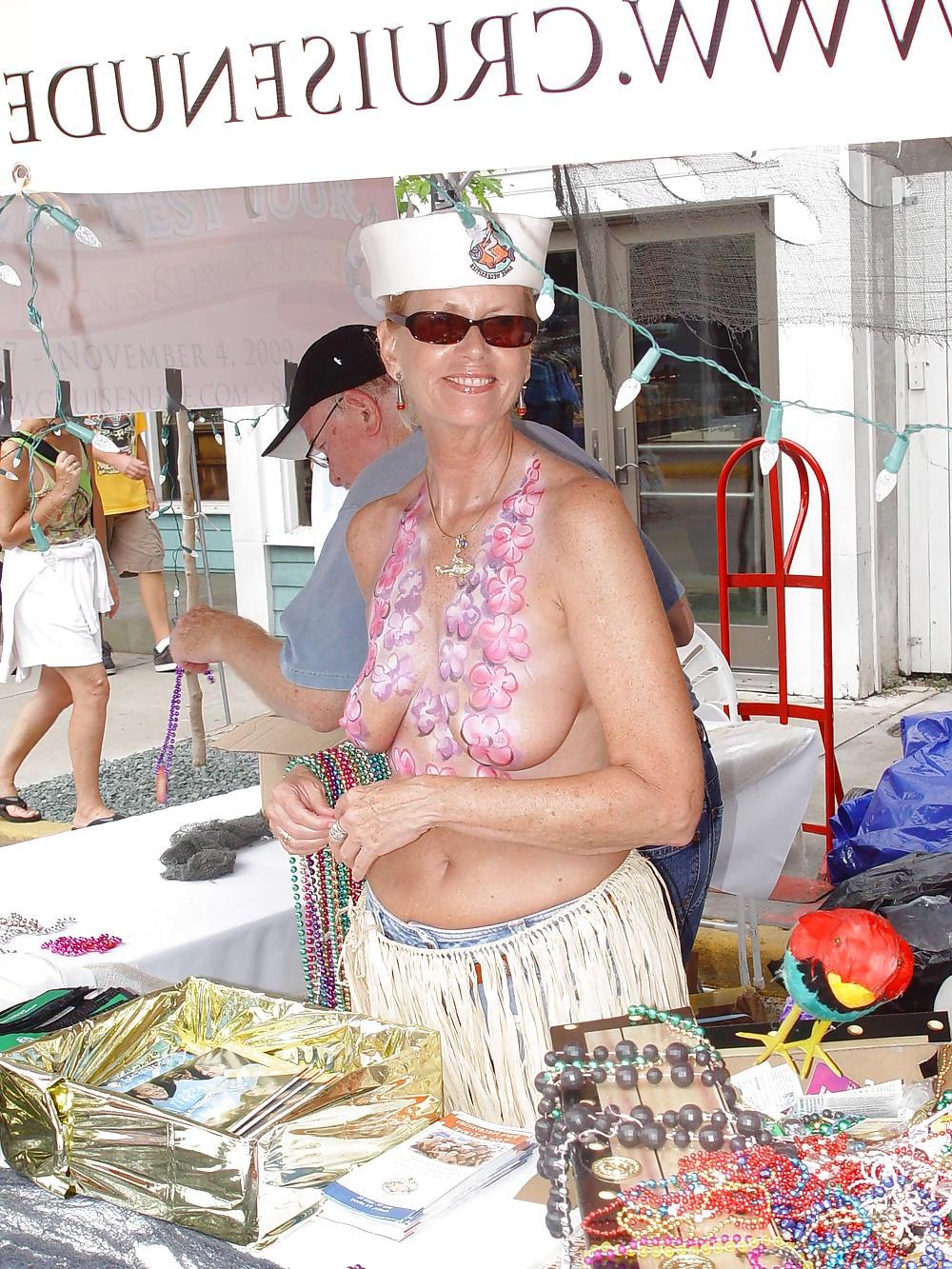 25P Grannies milfs fantasy