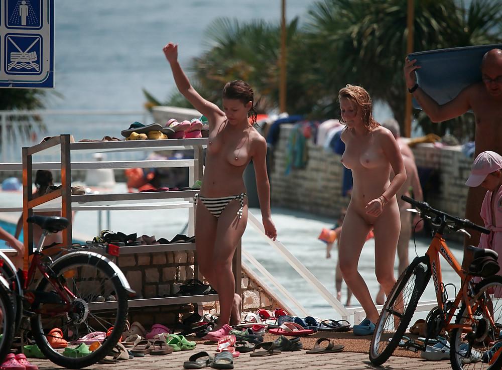 25P Horny nudist girls showing their pussies &tits Beach Teens 4
