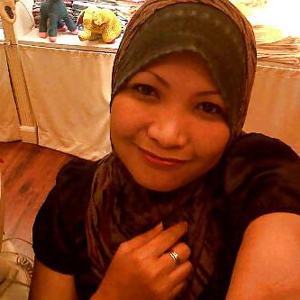 21P Malay MILF Mature Tudung Tits