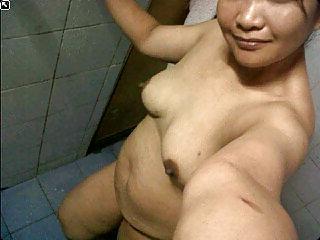 21P Malay MILF Mature Tudung Tits