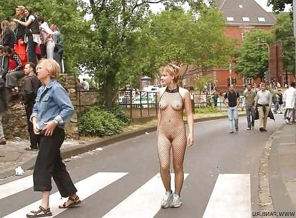 15P Flashing Females 5