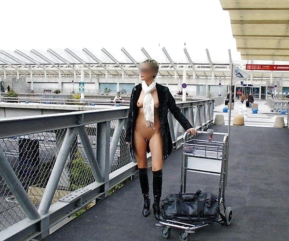 15P Flashing Females 5