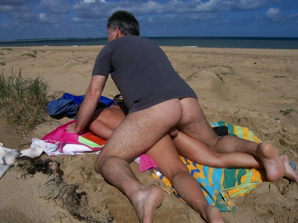 25P MILF at Beach
