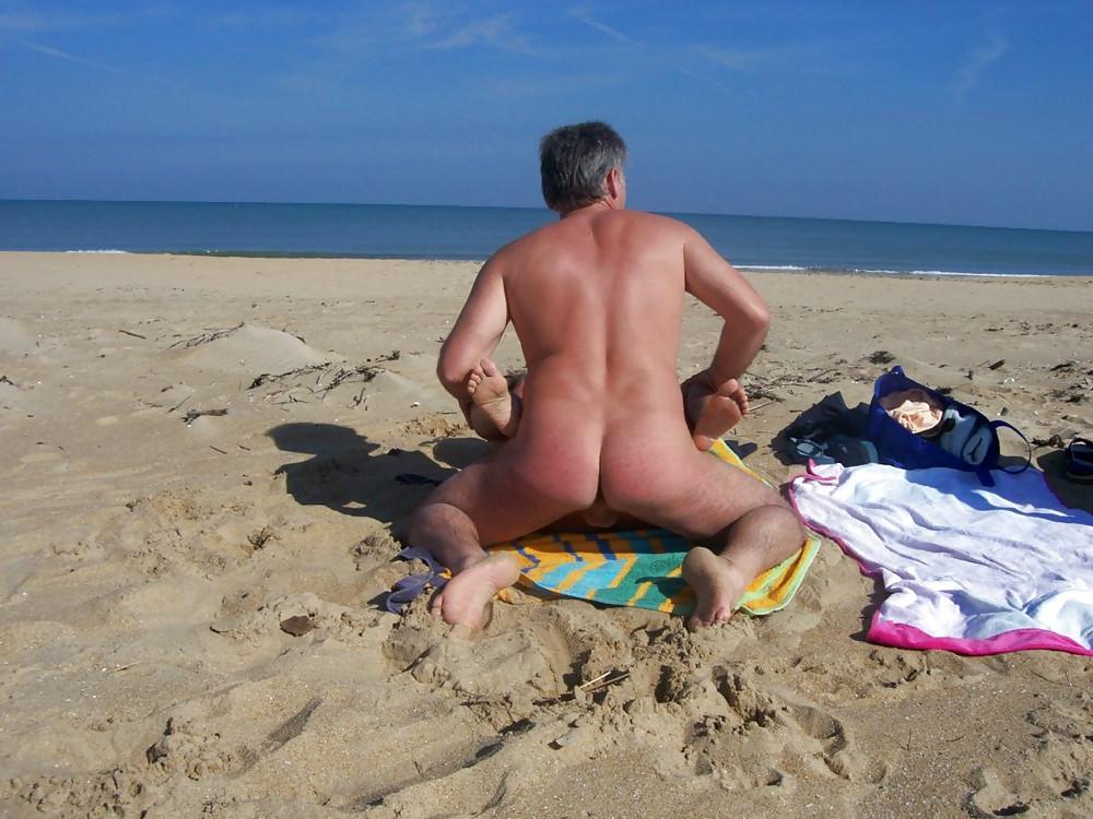 25P MILF at Beach