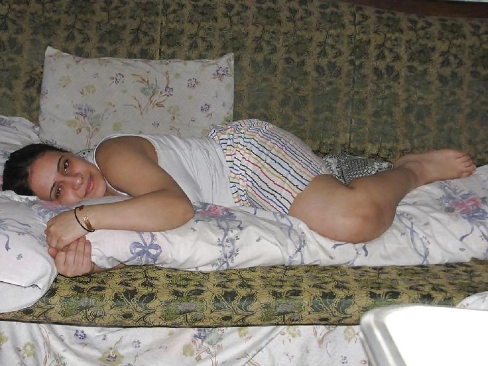 14P Sexy & cute arab woman