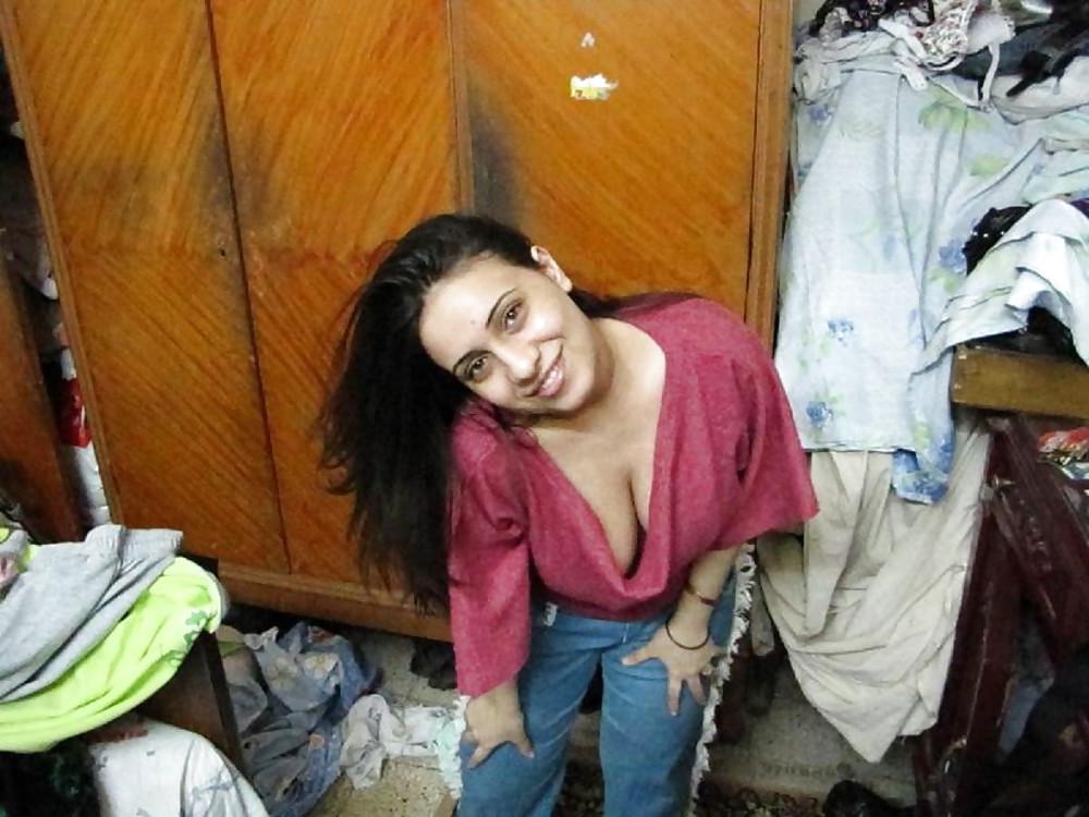 14P Sexy & cute arab woman