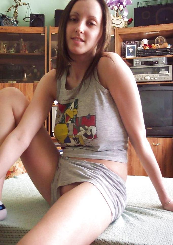 25P Upskirts UpShorts Peeking panties and pussy... Collection