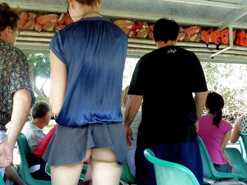 25P Upskirts UpShorts Peeking panties and pussy... Collection