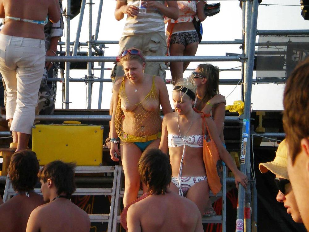 25P The beach 63