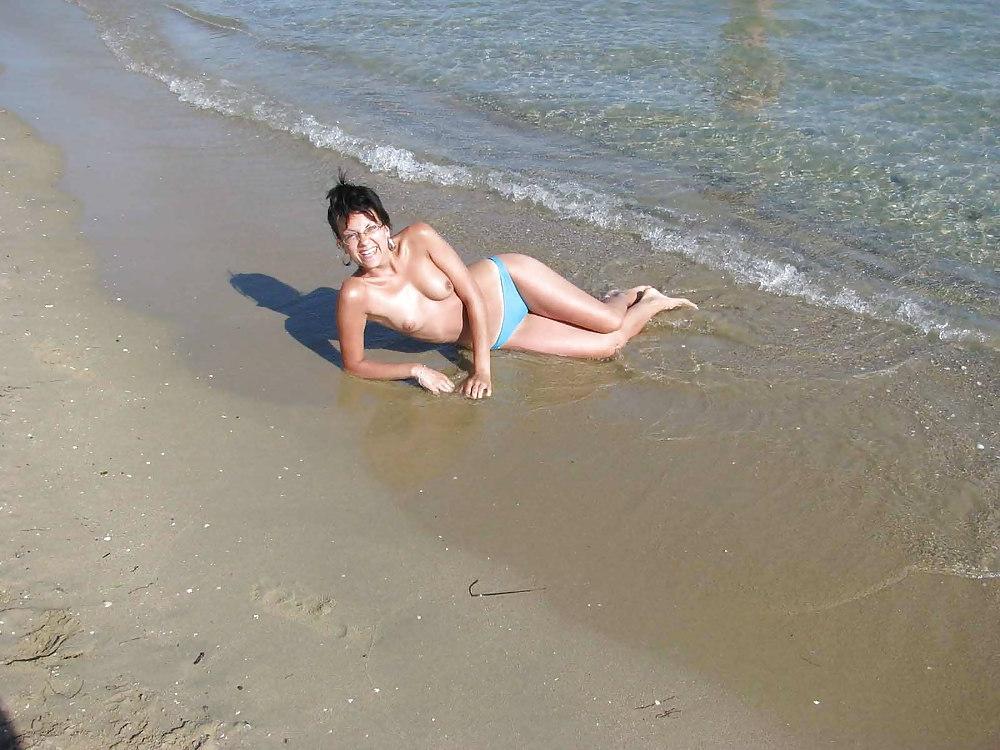 25P The beach 63