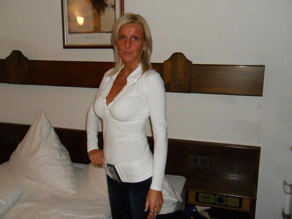 25P Two nice milf with big natural tits