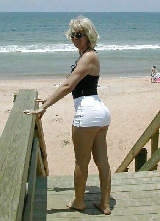 17P Milf at the beach