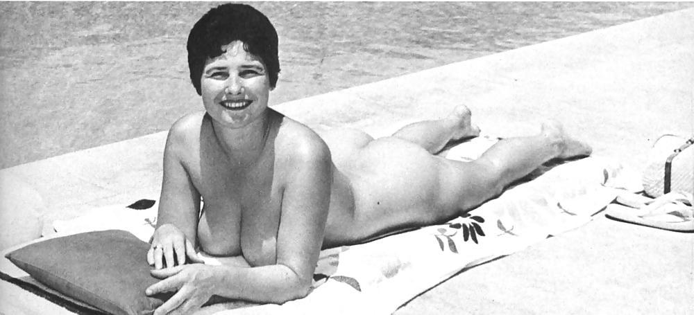 20P Vintage nudist.