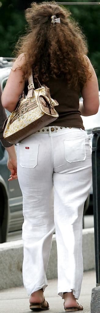 6P sexy bums in linen pants