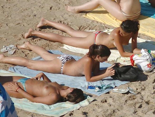 25P Beach nude babes