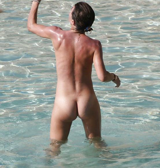 25P MILFs on the Beach - 33
