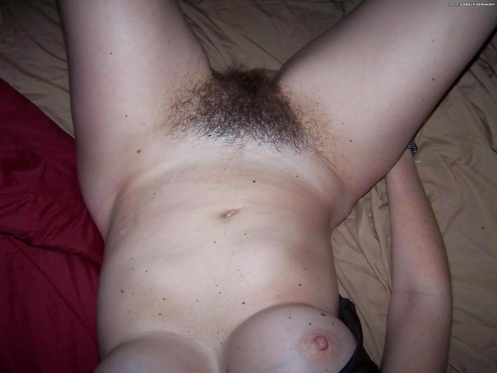 23P Assorted Hairy Pussy Amateurs