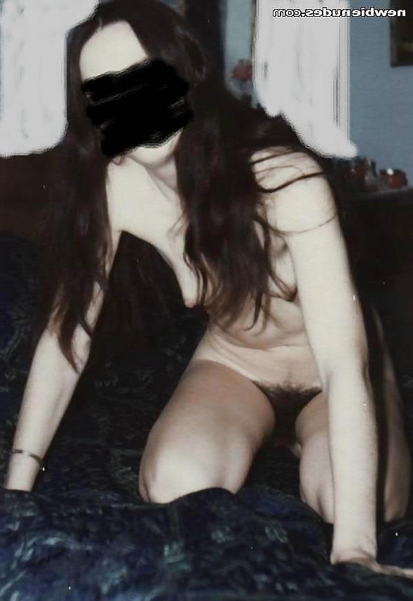 23P Assorted Hairy Pussy Amateurs