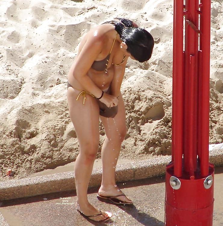 25P Beach shower