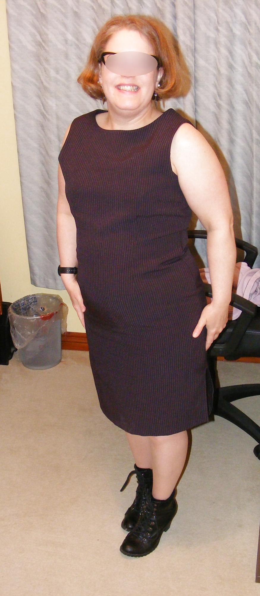 25P Slutty secretary in ripped tights