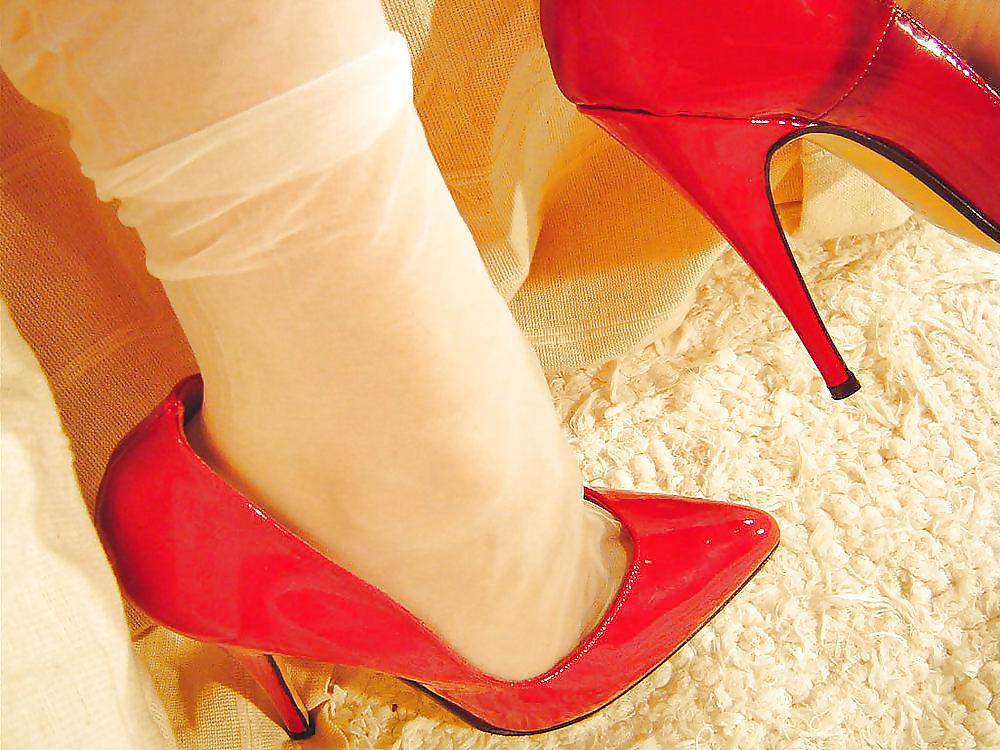 25P Nylons in Heels
