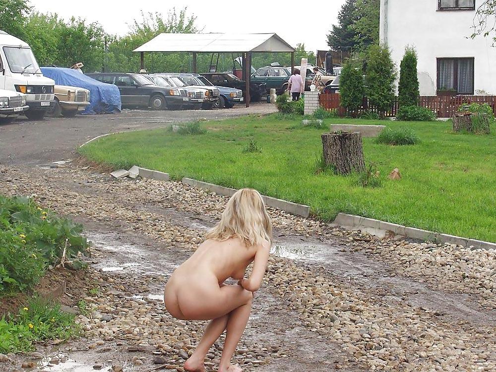 25P Public flash --- public nude girls
