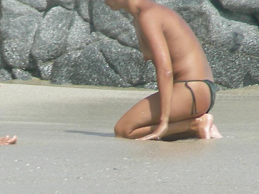 12P Topless on the beach 2
