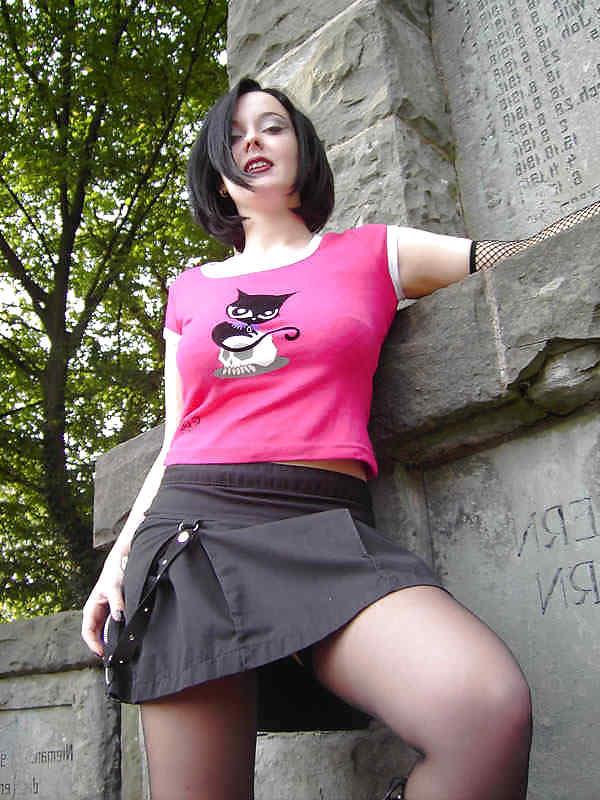 25P SEXY MILF (NoN-Porn) by DarKKo.