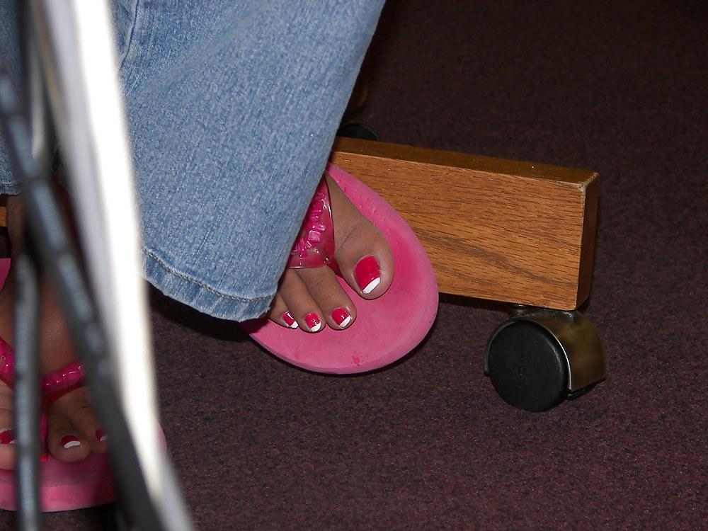 19P Candid Coed Feet 1