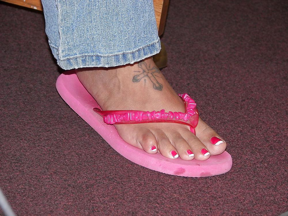 19P Candid Coed Feet 1