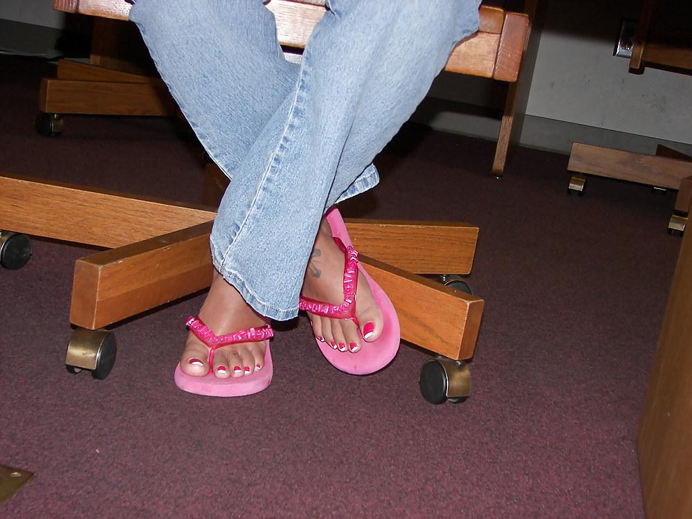 19P Candid Coed Feet 1