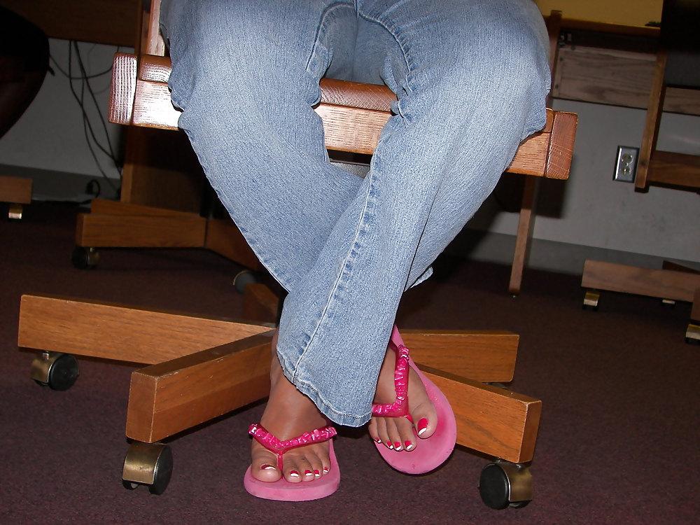 19P Candid Coed Feet 1
