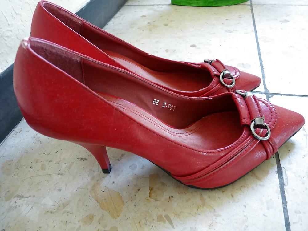 6P Neighbours red leather heels shoes