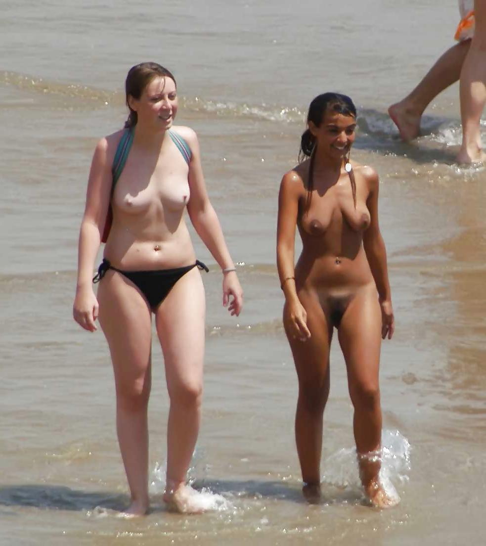 25P Beach Beauties 011 - Candid