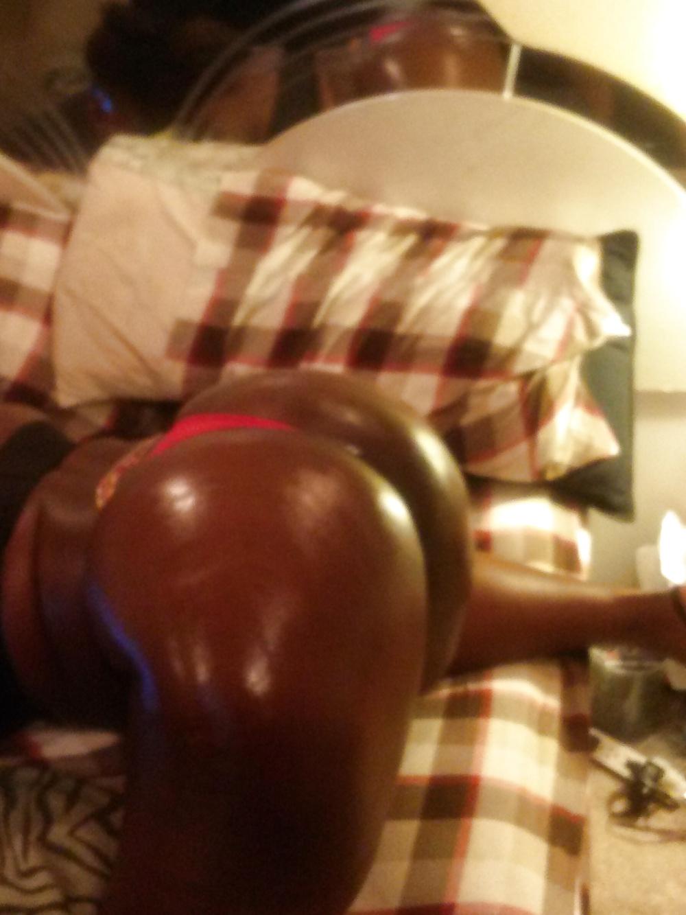 4P Sexy wifey oiled up