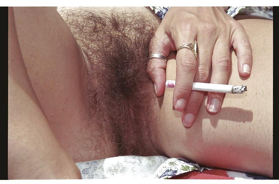 25P HAIRY MATURE FLASHER