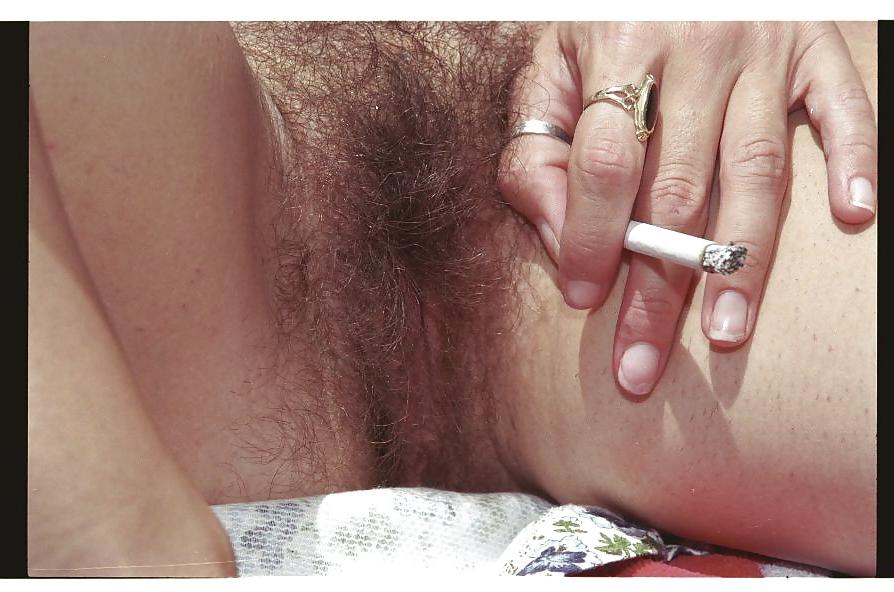 25P HAIRY MATURE FLASHER
