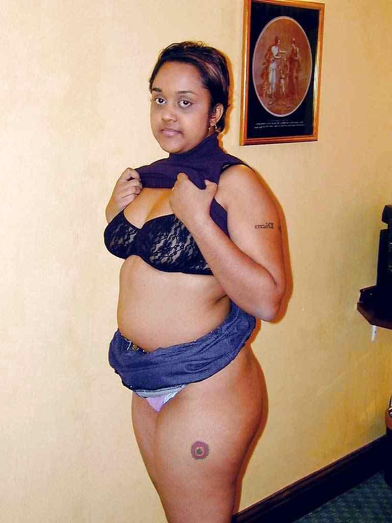 25P HAIRY PAKISTANI SLUT FROM UK 