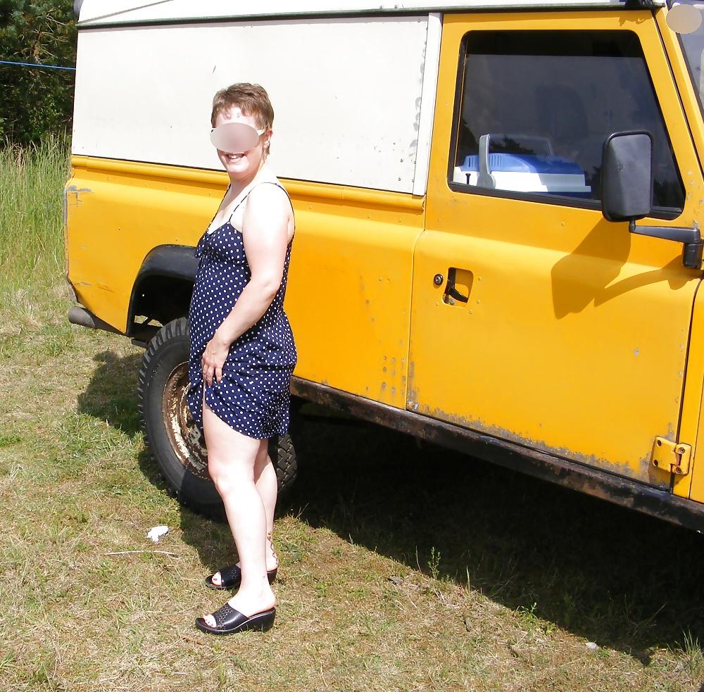 15P Flashing at a forest picnic